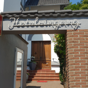 -hoteleingang
